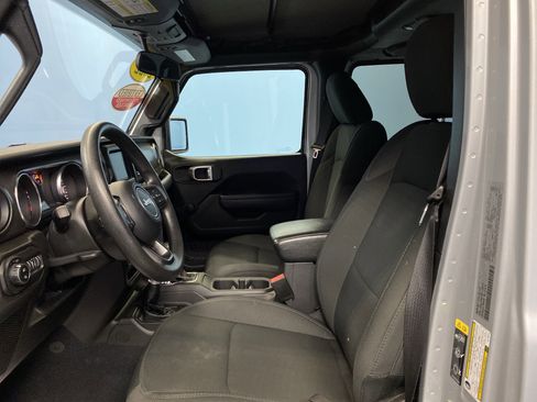 Certified 2022 Jeep Gladiator Sport image 9