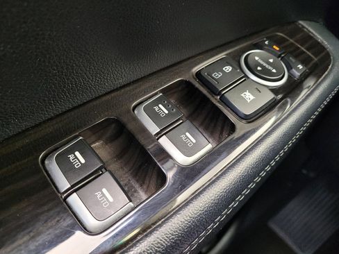 Used 2020 Kia Sorento LX FWD image 27