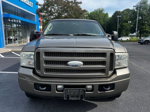 Used 2005 Ford Excursion Limited AWD/4WD image 2