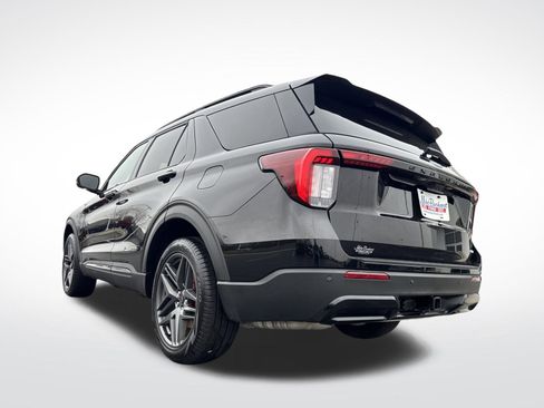 Used 2025 Ford Explorer ST-Line w/ ST-Line Street Pack image 19
