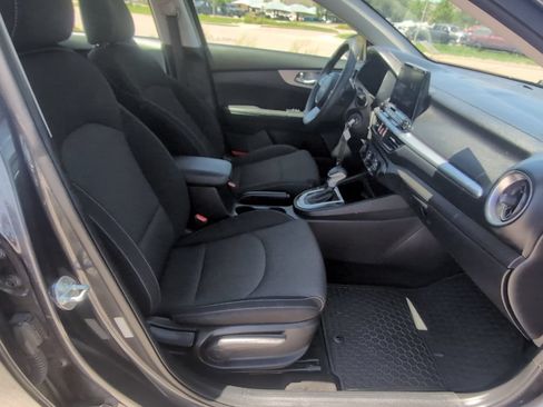 Used 2022 Kia Forte LXS FWD image 31