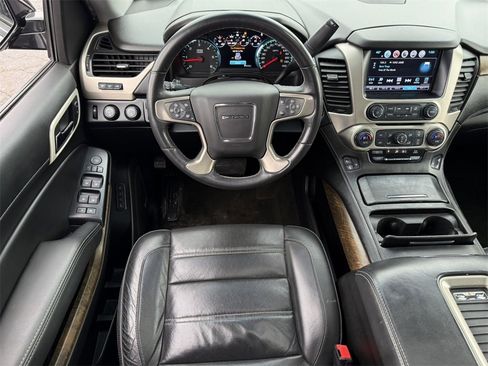 Used 2018 GMC Yukon Denali w/ Denali Ultimate Package image 28