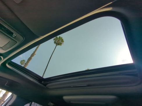 Used 2024 Toyota Sienna XSE FWD image 21