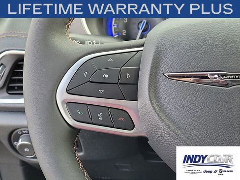 New 2026 Chrysler Pacifica Pinnacle w/ Trailer Tow Group AWD/4WD image 27