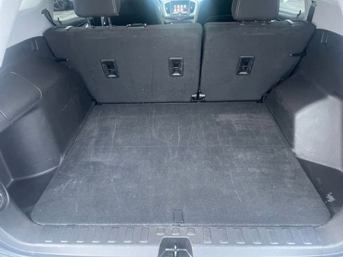 Used 2024 GMC Terrain SLE image 30