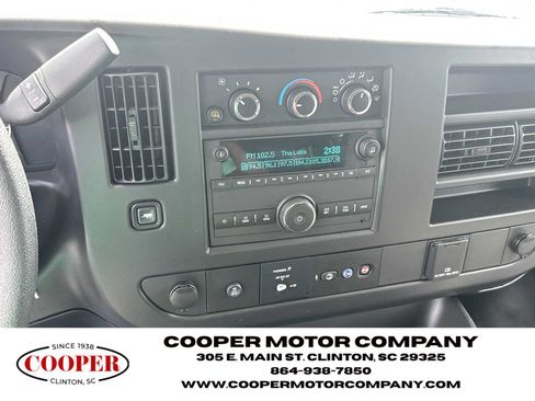 Used 2025 Chevrolet Express 3500 LS RWD image 23