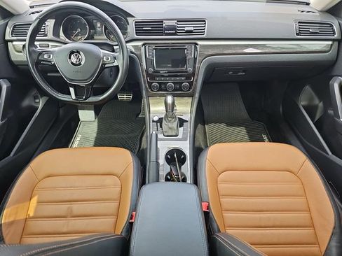 Used 2018 Volkswagen Passat 2.0T SEL Premium FWD image 22