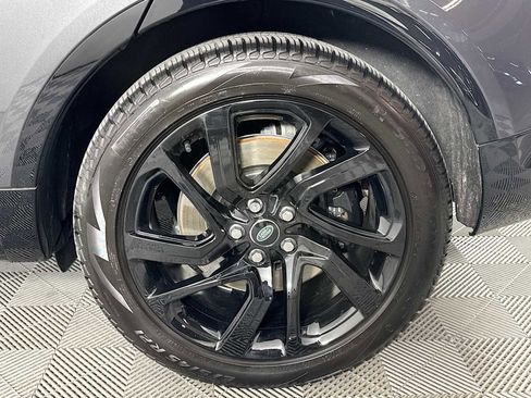 Used 2024 Land Rover Discovery Metropolitan Edition image 29