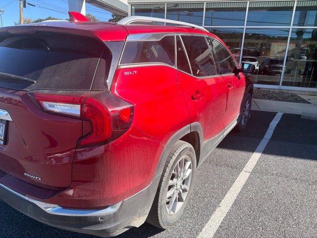 Used 2024 GMC Terrain SLT w/ LPO, Floor Liner Package AWD/4WD image 4