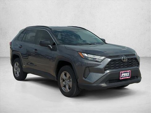 Used 2025 Toyota RAV4 LE image 3