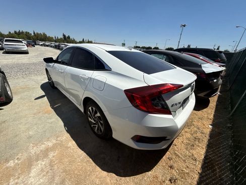 Used 2018 Honda Civic EX image 6