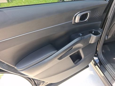 Used 2024 Kia Sorento S w/ Panoramic Sunroof Package FWD image 11