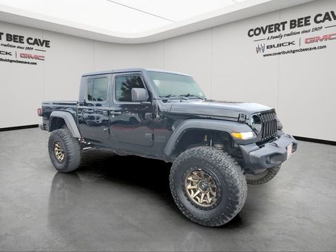 Used 2022 Jeep Gladiator Sport image 1