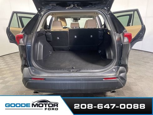 Used 2021 Toyota RAV4 XLE Premium AWD/4WD image 21