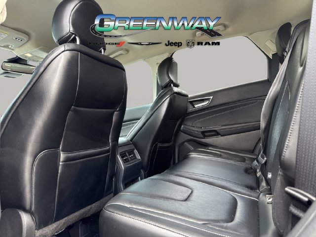 Used 2019 Ford Edge Titanium FWD image 19