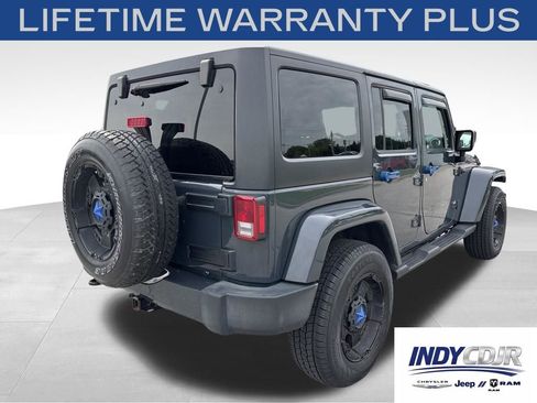 Used 2016 Jeep Wrangler Unlimited Sahara w/ Connectivity Group AWD/4WD image 4