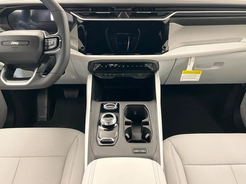 New 2026 Jeep Cherokee Limited AWD/4WD image 13