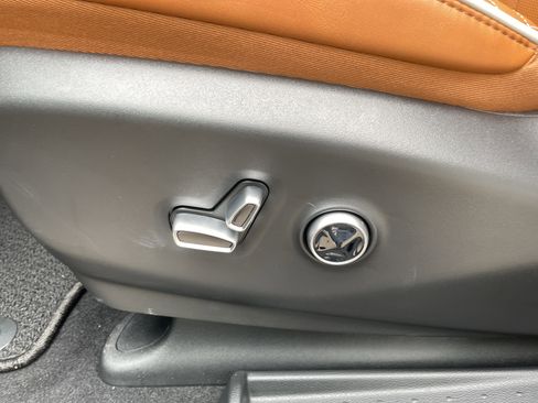 New 2026 Chrysler Pacifica Pinnacle image 12