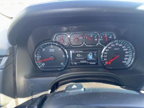 Used 2016 Chevrolet Suburban LT image 2