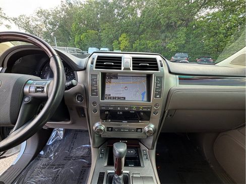 Used 2018 Lexus GX 460 Premium w/ Premium Package AWD/4WD image 10