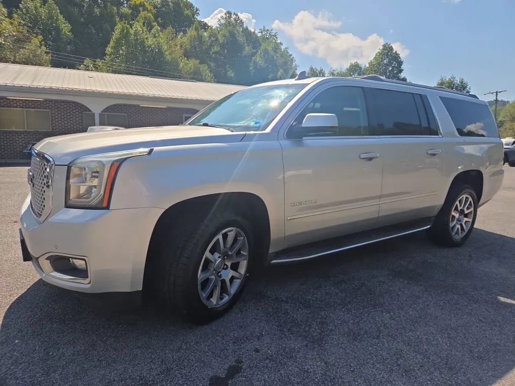 Used 2017 GMC Yukon XL Denali w/ Open Road Package AWD/4WD image 1