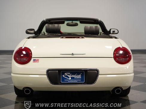 Used 2002 Ford Thunderbird image 25