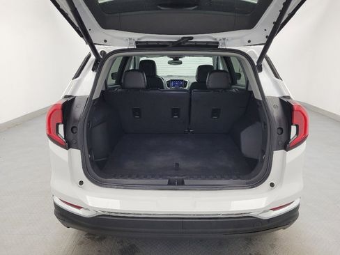 Used 2023 GMC Terrain SLT image 29