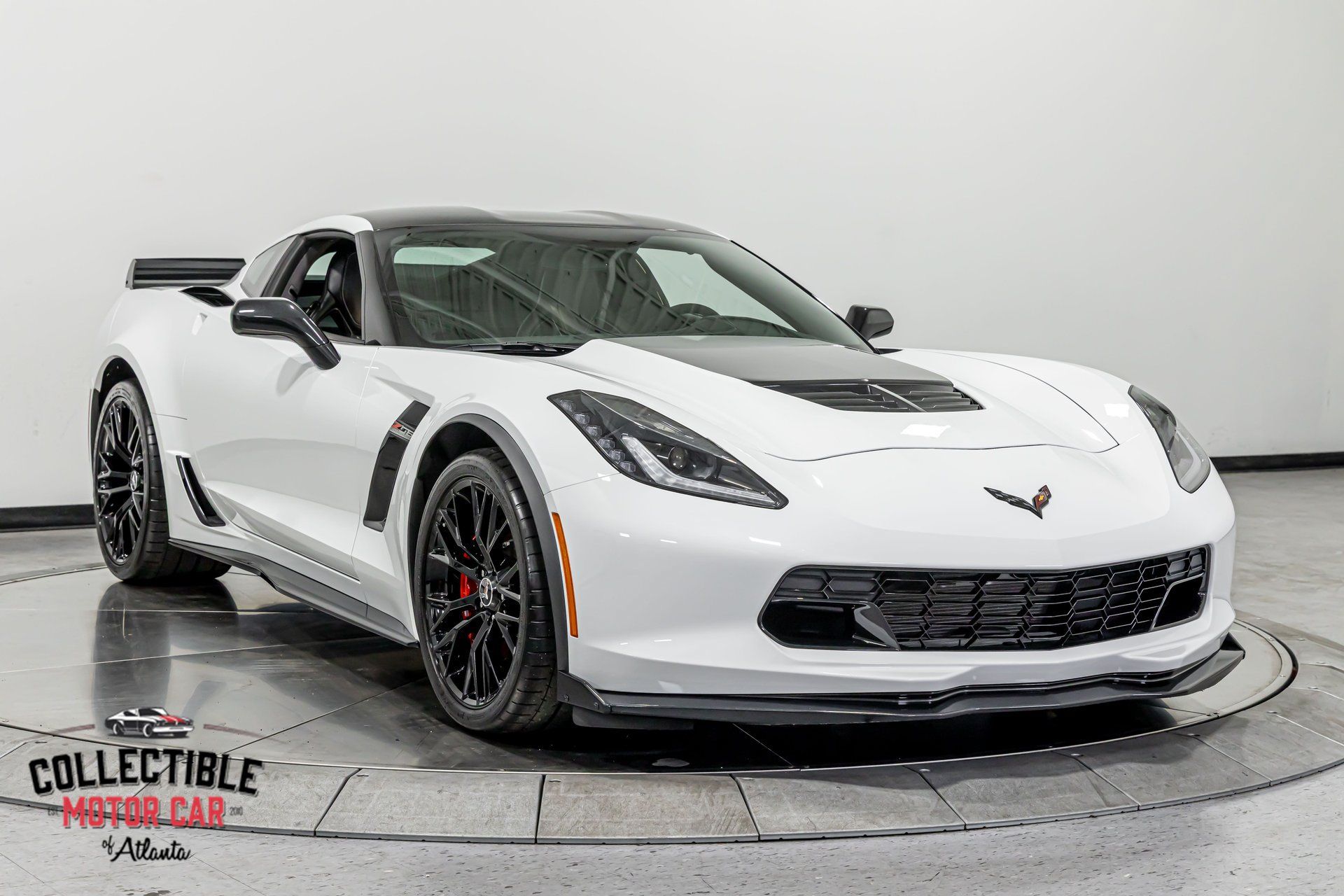 Used 2015 Chevrolet Corvette Z06 w/ 3LZ Preferred Equipment Group RWD image 29