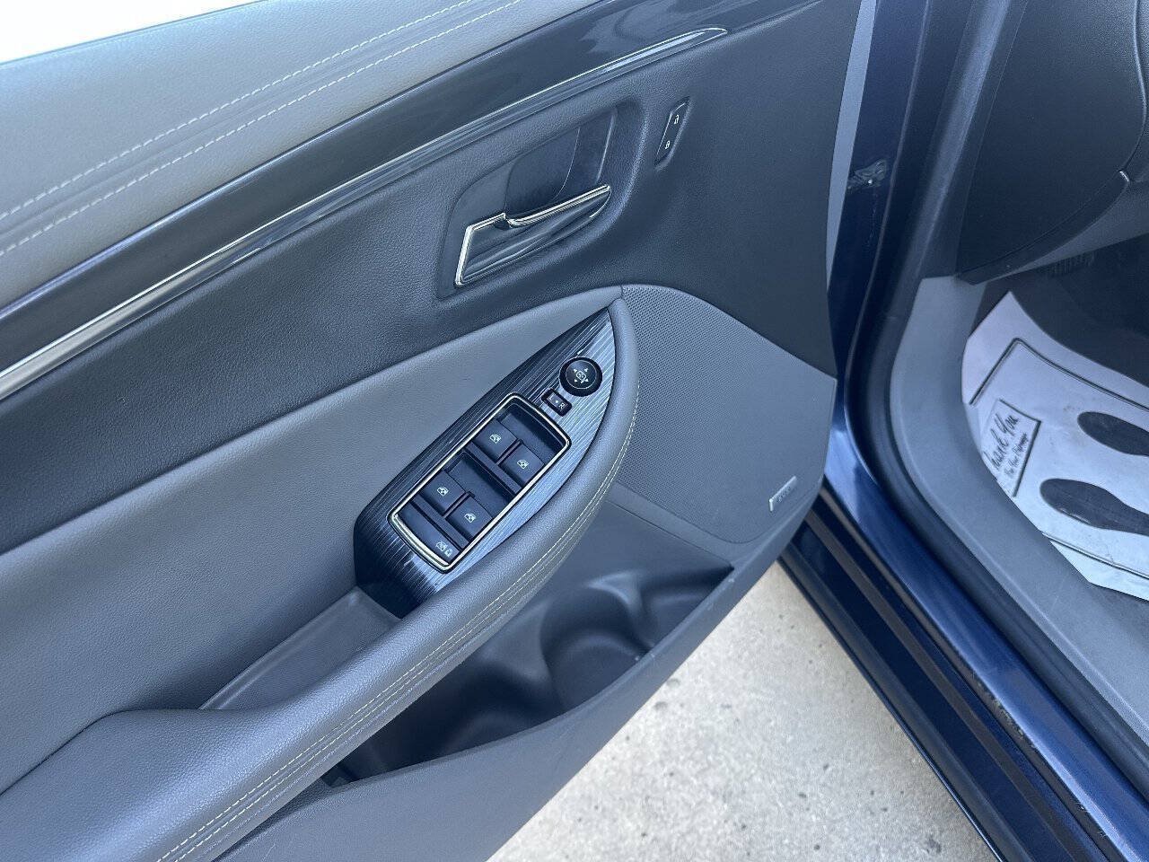 Used 2019 Chevrolet Impala LT w/ LT Convenience Package FWD image 15