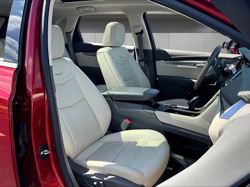 Certified 2024 Cadillac XT5 Premium Luxury w/ Technology Package AWD/4WD image 29
