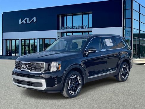 New 2025 Kia Telluride S image 3