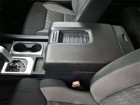 Used 2018 Toyota Tundra SR5 image 31