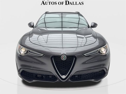 Used 2023 Alfa Romeo Stelvio Ti image 4