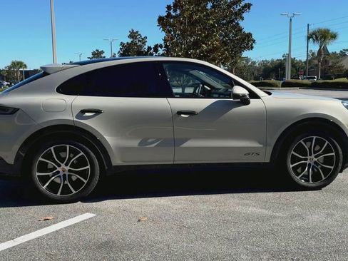 Used 2025 Porsche Cayenne GTS image 9