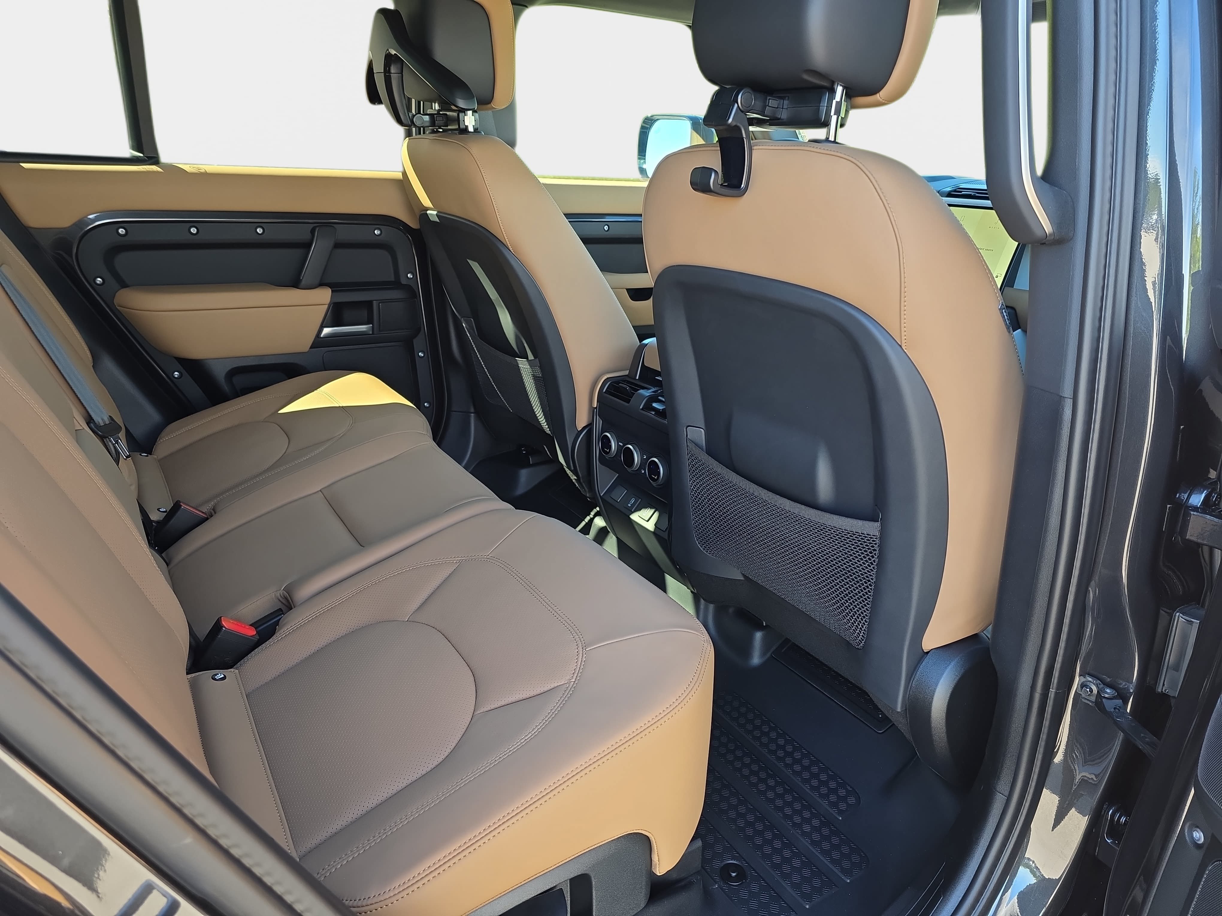 New 2026 Land Rover Defender 110 X-Dynamic SE AWD/4WD image 11