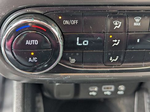 Used 2022 Chevrolet TrailBlazer RS w/ Sun and Liftgate Package FWD image 21