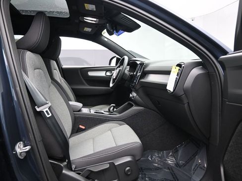 New 2026 Volvo XC40 B5 Core w/ Protection Package Premier image 27