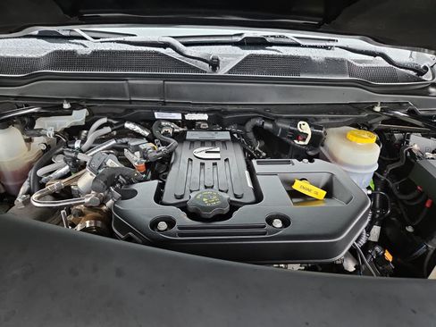 Used 2025 RAM 2500 Laramie w/ Night Edition AWD/4WD image 17