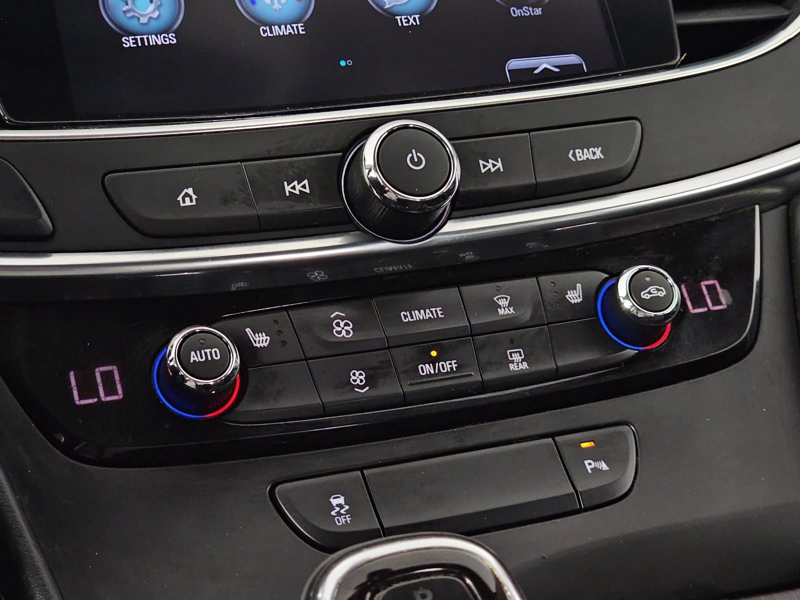 Used 2017 Buick LaCrosse Essence FWD image 21