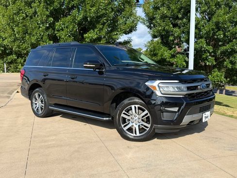 Used 2023 Ford Expedition XLT AWD/4WD image 1