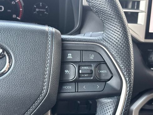 Used 2025 Toyota Tundra Limited AWD/4WD image 27