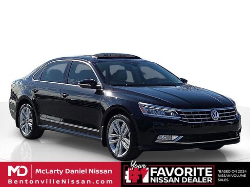 Used 2017 Volkswagen Passat 1.8T SEL Premium image 1