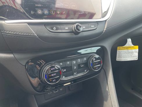 Used 2023 Buick Encore GX Select FWD image 17