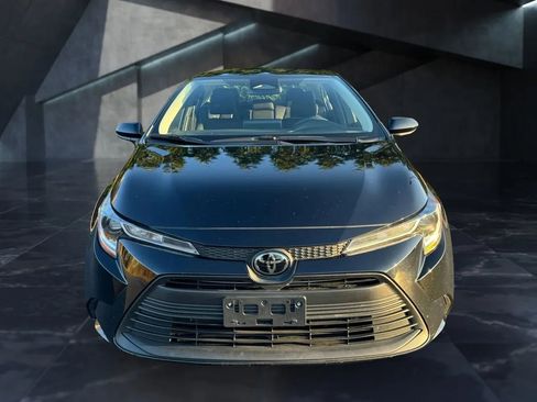 Used 2024 Toyota Corolla LE image 2