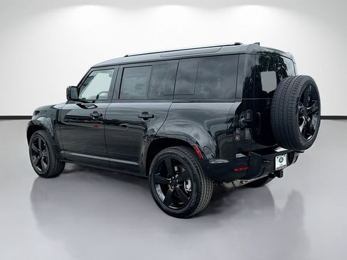 New 2026 Land Rover Defender 110 X-Dynamic SE AWD/4WD image 3