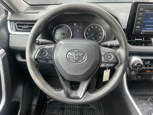 Used 2022 Toyota RAV4 LE AWD/4WD image 12