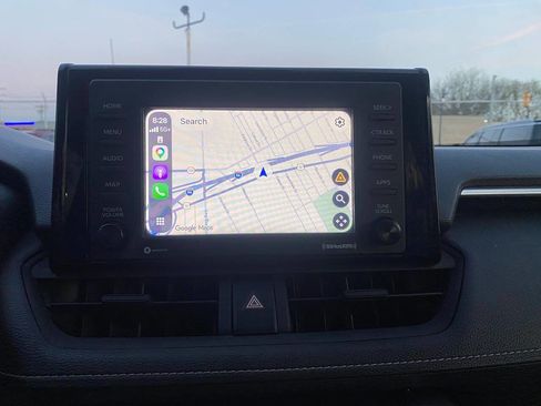 Used 2020 Toyota RAV4 LE FWD image 32