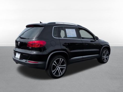 Used 2017 Volkswagen Tiguan SEL FWD image 6