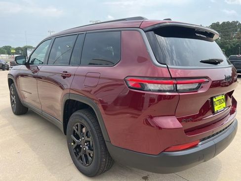 New 2026 Jeep Grand Cherokee L 4WD image 9