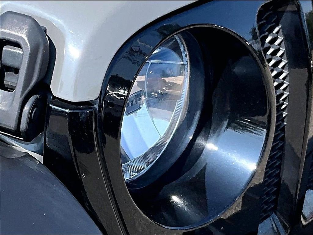 Used 2022 Jeep Wrangler Unlimited Sport AWD/4WD image 31